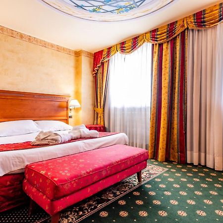 Hotel Cristallo Сестрієре Екстер'єр фото