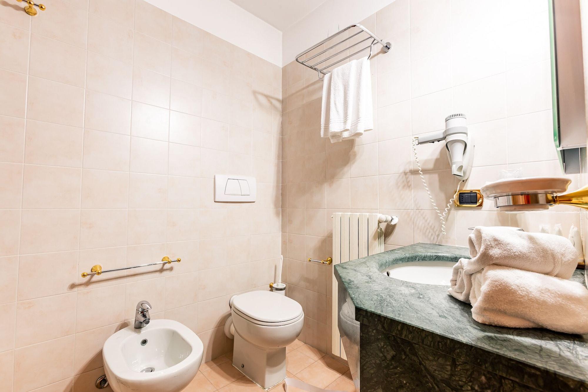 Hotel Cristallo Сестрієре Екстер'єр фото