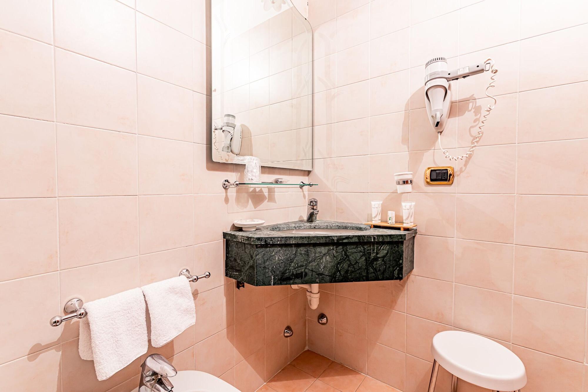Hotel Cristallo Сестрієре Екстер'єр фото